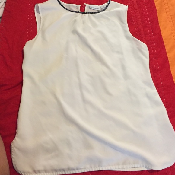 Nice top - Picture 1 of 3