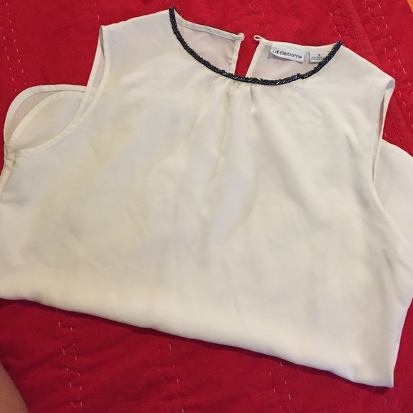 Nice top - Picture 2 of 3