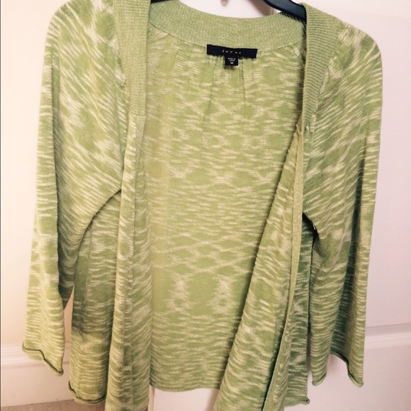 Cardigan sweater