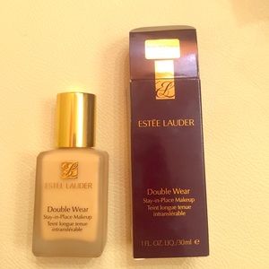 Estée Lauder Double Wear Foundation
