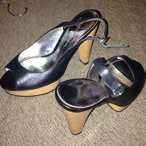 Jessica Simpson heels black on wood grain