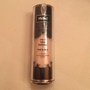 Kat Von D Lock-It Tattoo Foundation