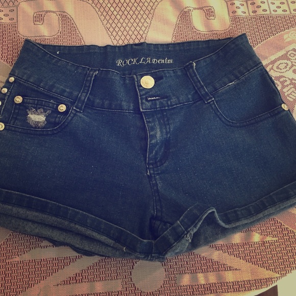 Mid waist shorts