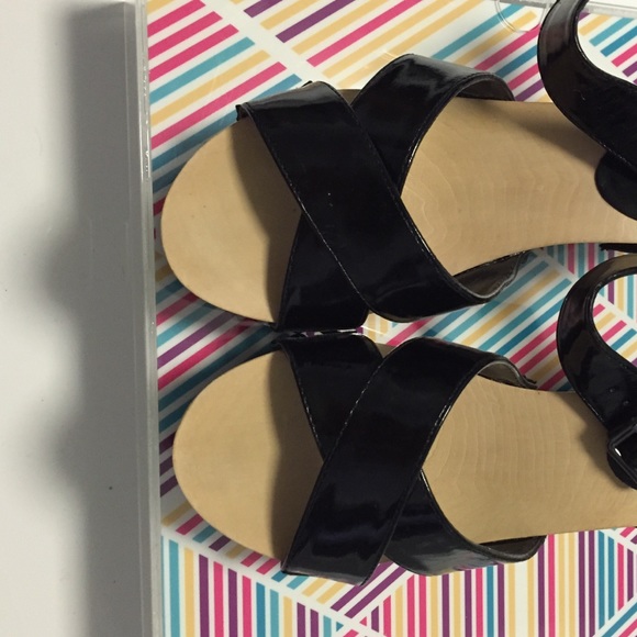 GAP faux patent leather 3in platform heels - black - Picture 2 of 3