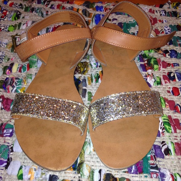 Sandal🌴 - Picture 2 of 3