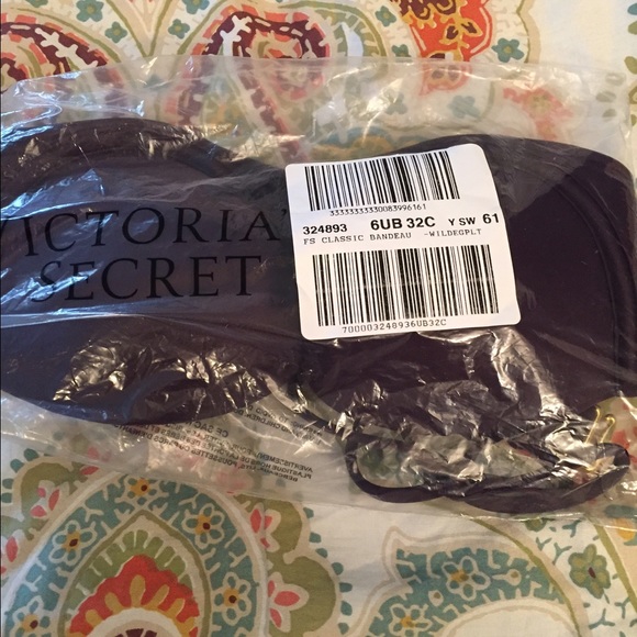 NWT Victoria Secret bathing suit top ☀️ - Picture 3 of 3