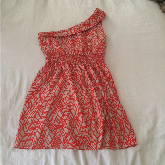 One shoulder dress