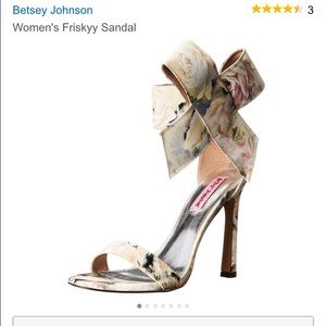 Betsey Johnson Friskky Sandal size 8