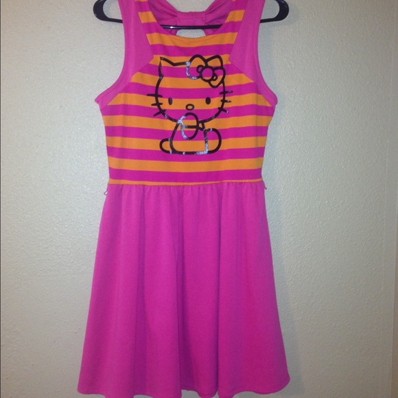 Hello kitty causal dress. - Picture 1 of 2