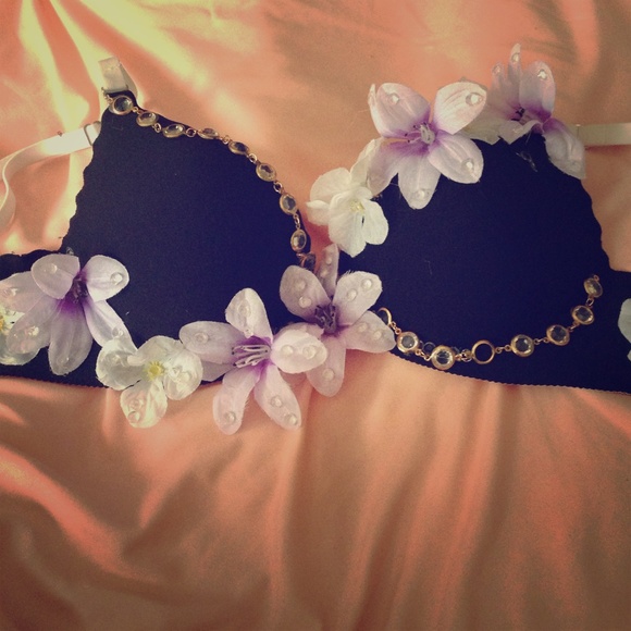 Flower bra