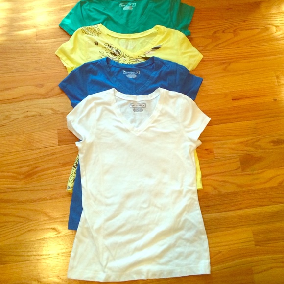 Tek gear t shirts size small.  Lightly worn