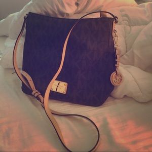 MK Signature Zip Shoulder Bag!