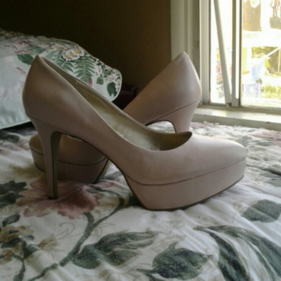 Guess blush colored high heels