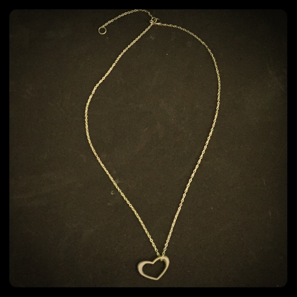 Banana Republic heart pendant necklace