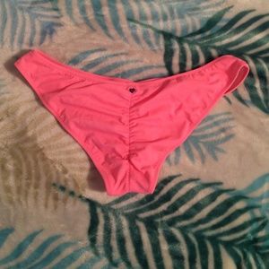 Cheeky vs bikini bottoms