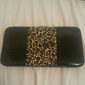 Black/cheetah print wallet