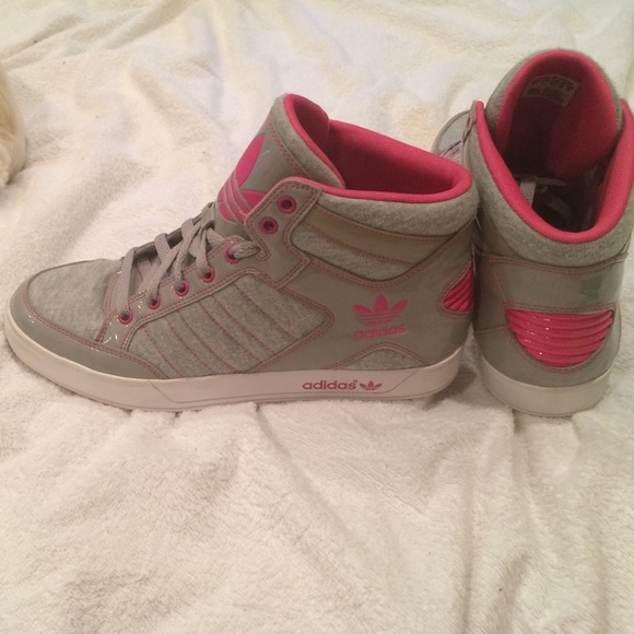 Hightop Adidas sneaker