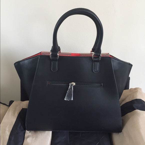 Cute with red bottoms handbag - Picture 3 of 4