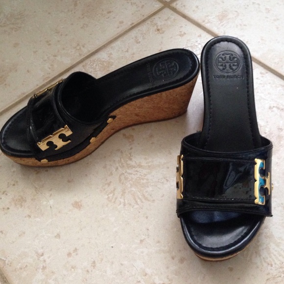 LIKE NEW Tory Burch  black wedges