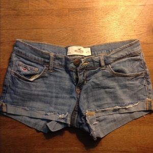 Light wash denim short shorts