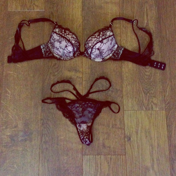 Victoria's Secret Other - Victoria's Secret lingerie set size 32B