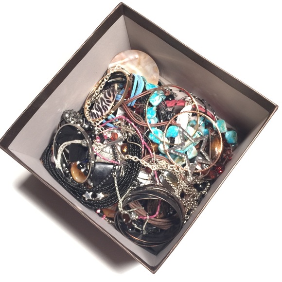 Mystery jewelry box❕❗️❔⁉️❔⁉️