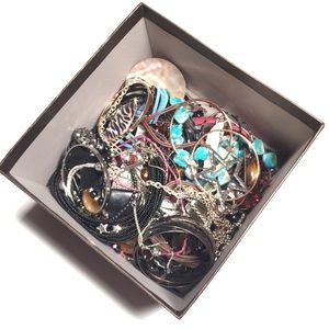 Mystery jewelry box❕❗️❔⁉️❔⁉️