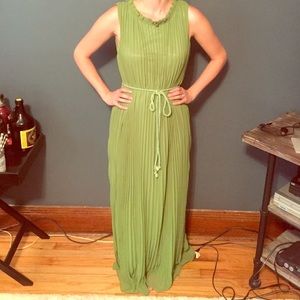 SALE! Oasap long green pleated dress w/rope belt