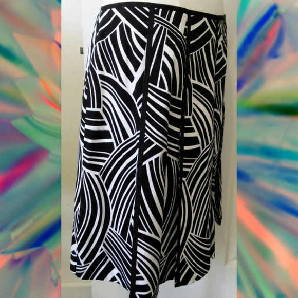 Black white Skirt by Grace Dane Lewis - Picture 2 of 4