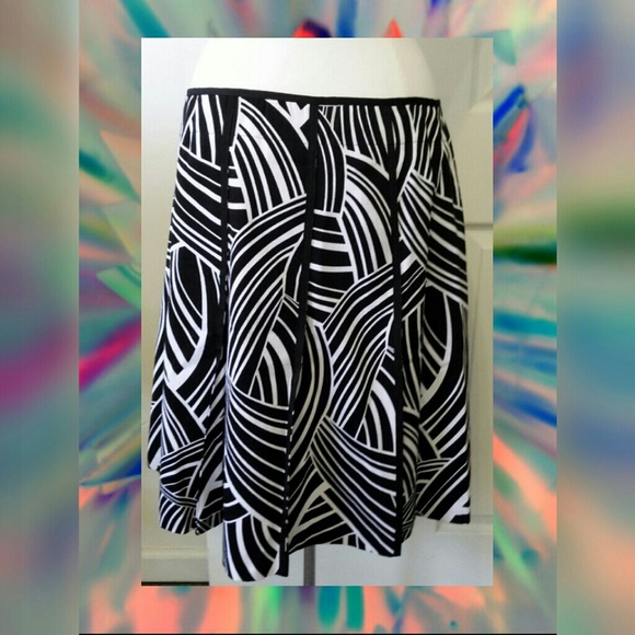 Black white Skirt by Grace Dane Lewis - Picture 3 of 4