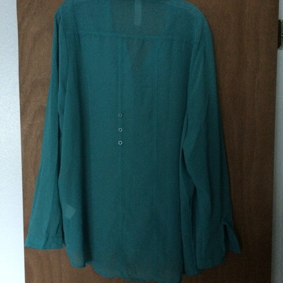 Light green blouse - Picture 2 of 2