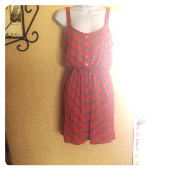 Cute summer dress! Peach & grey LIGHTLY used .