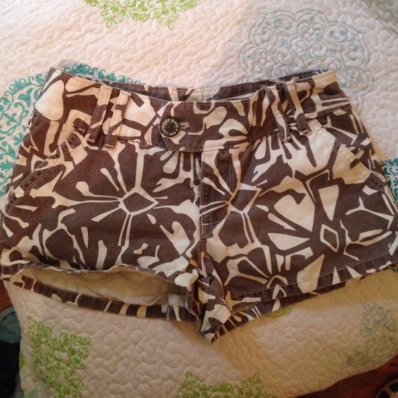 chino summer shorts