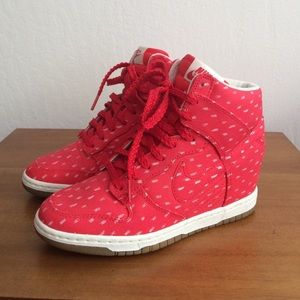 Nike Sky High Dunks "Red Textile" size 6