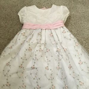 Laura Ashley White w/Floral design Chiffon dress