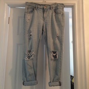 NWOT BDG Ripped Boyfriend Jeans