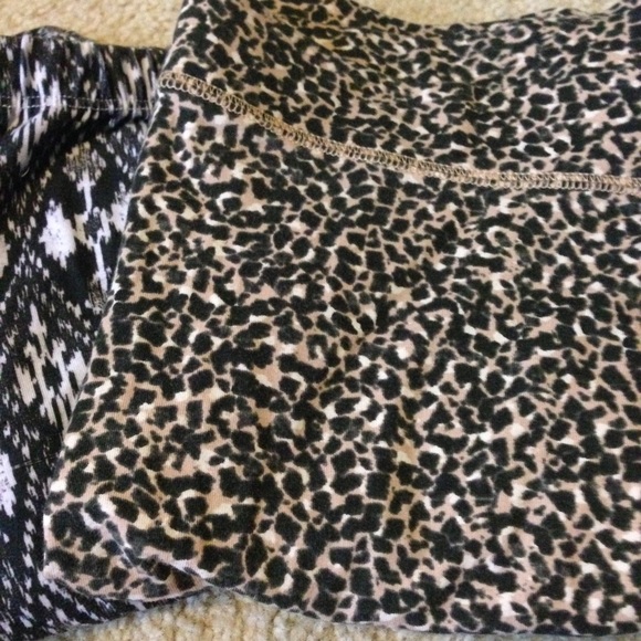 4 pairs of patterned pants - Picture 3 of 4