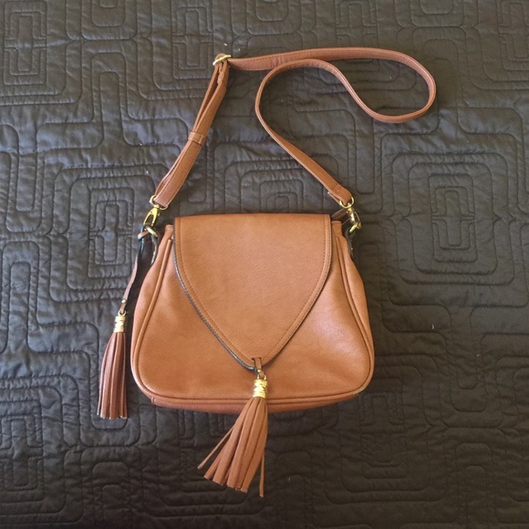 Cognac purse with tassel