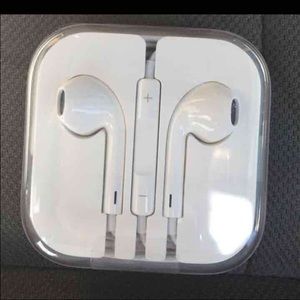 iPhone Headphones. BRAND NEW never used!
