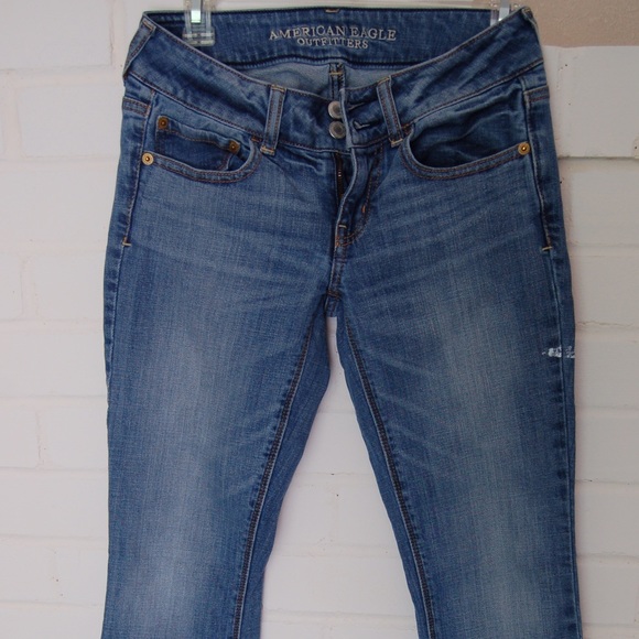 American Eagle light wash jeans