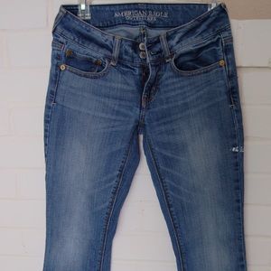 American Eagle light wash jeans