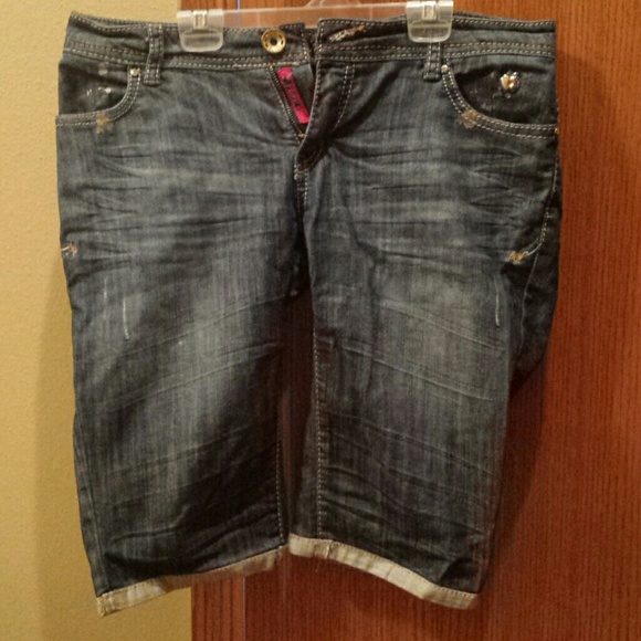 Apple bottom barmuda shorts