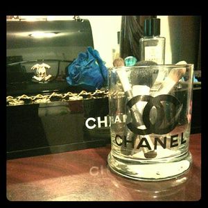 Make up brush holder