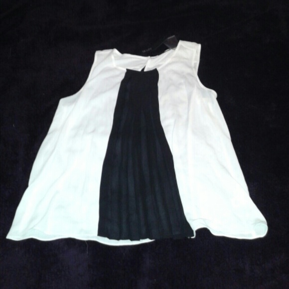 *SOLD*  Light weight top