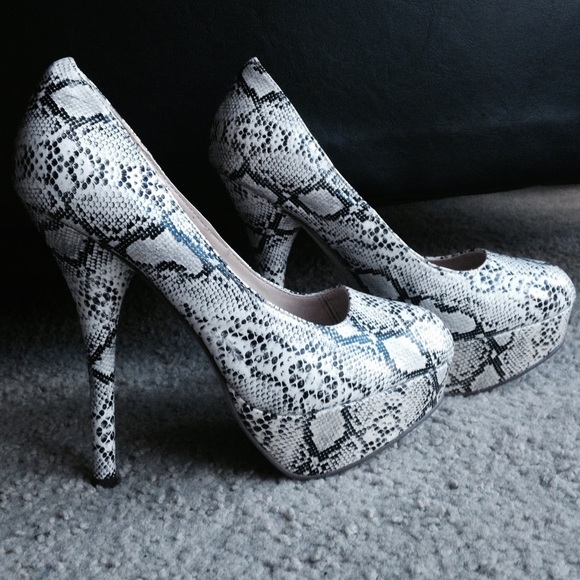 Snake print platforms - Picture 2 of 3