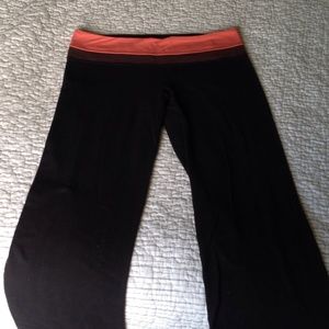 Lululemon black reversible groove pant 10