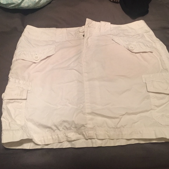 Gap white sport skirt