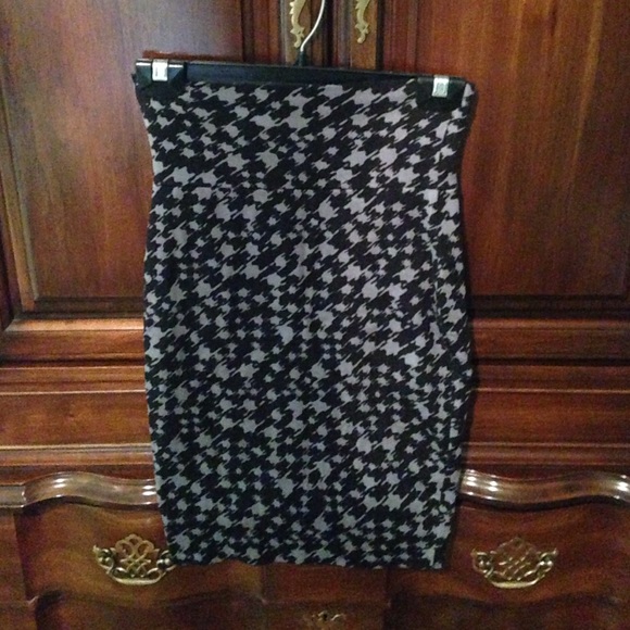 tight bodycon skirt
