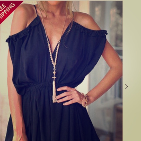 🚫SOLD ON MER🚫BRAND NEW; black romper