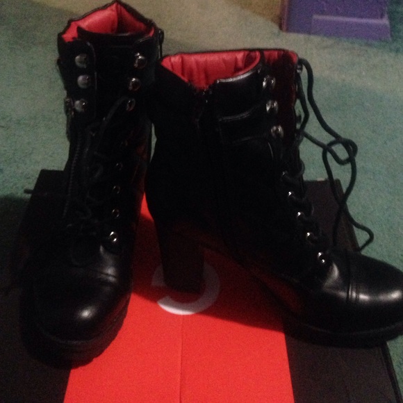 Bnib Guess black quilted boots - Picture 4 of 4